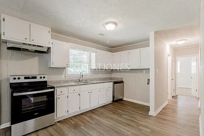 Photo - 928 Perry Dr