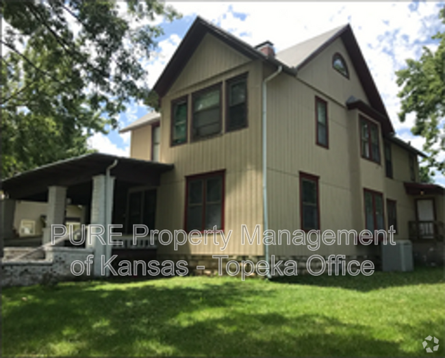 Building Photo - 1601 SW Mulvane St Rental