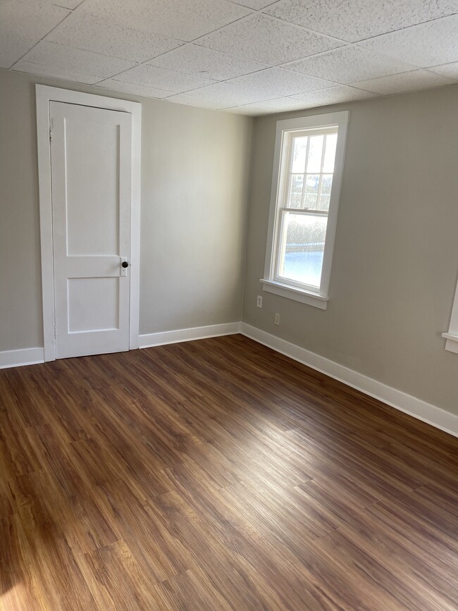 Fotografía del edificio - 30 Catlin Ave Unidad 1st Floor