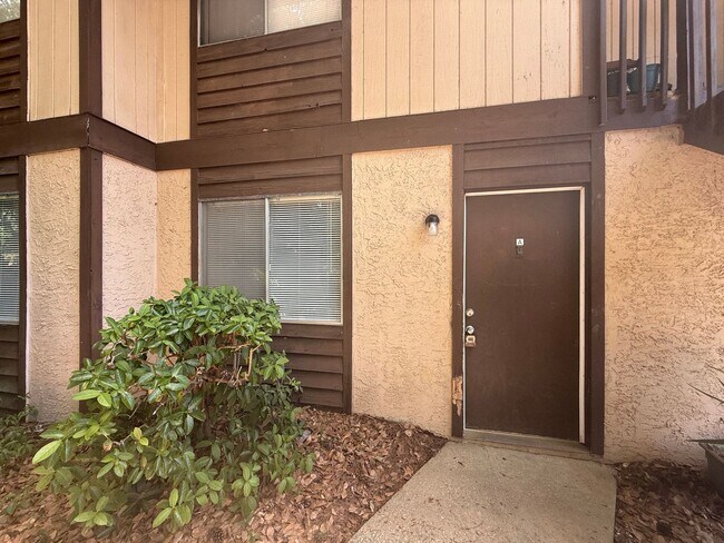 Photo - Downstairs unit of Mahan. Close to TMH. Unit A