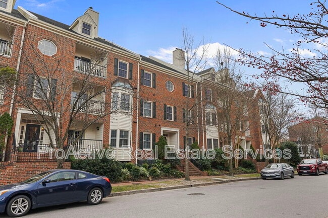 Building Photo - 300 Yarmouth St Unit 338