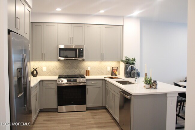 Photo - 2000 Schindler Dr