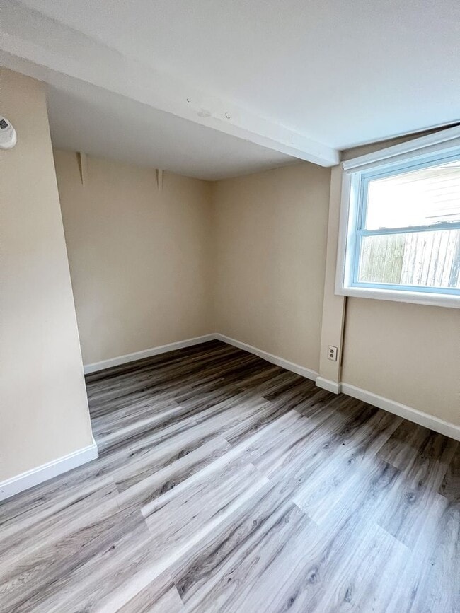20 Cedar St