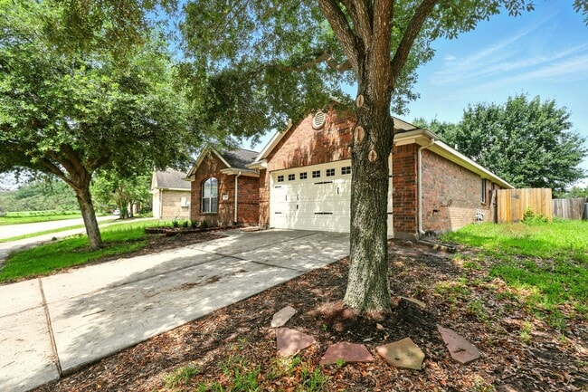 Building Photo - 303 Burris Park Dr Rental