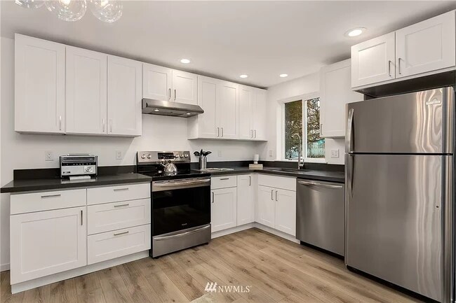 Photo - 1758 16th Ave. S