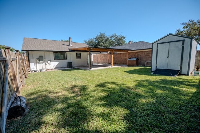 Photo - 4606 Meadowood Dr