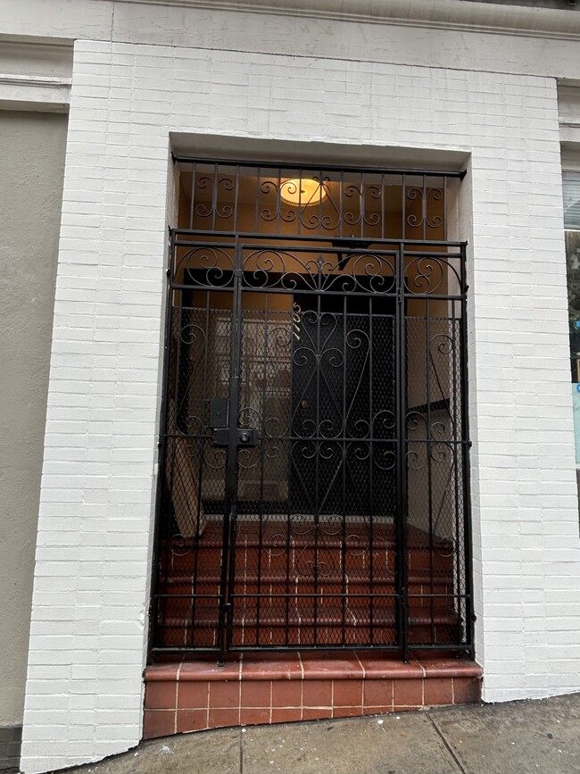 entrada principal - 1101 Leavenworth St Unidad 1