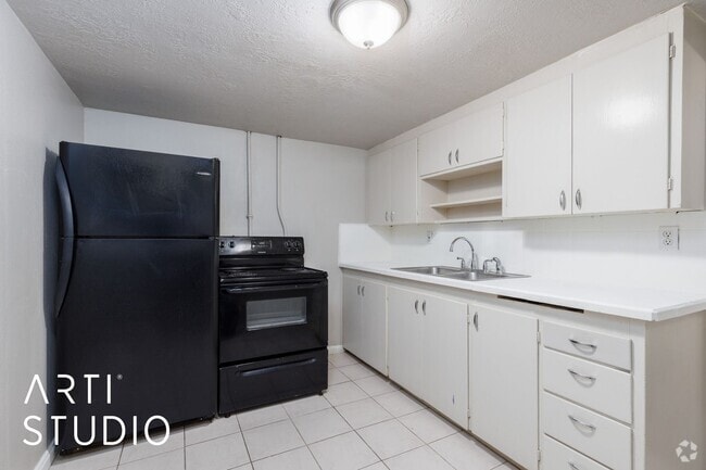 Building Photo - 28th Duplex Unit 28th Street - Down Rental