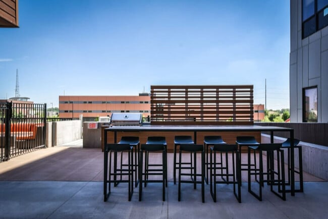 Photo - 1400 Walnut St Unit ID1036793P