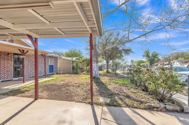 Photo - 5935 Highfield St