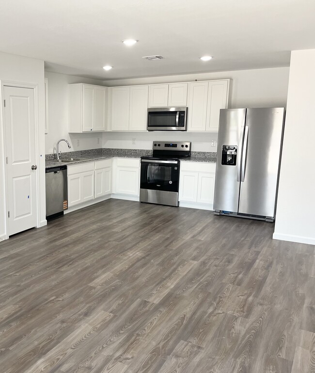 Photo - 711 Dylan Ct