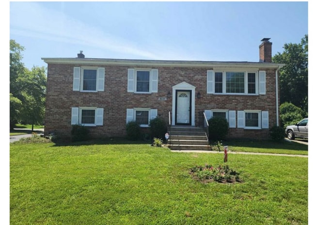 Building Photo - 11943 Birchview Dr Rental