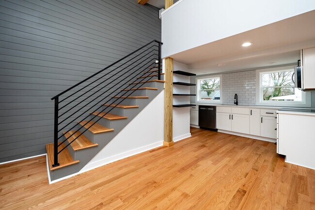 Photo - 210 Lincoln Ct