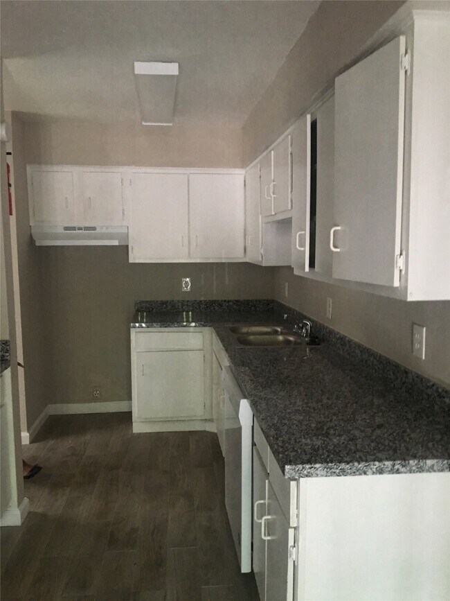 Photo - 5625 Antoine Dr