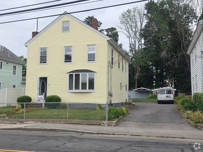 Building Photo - 63 Oak St Unit 2 Rental