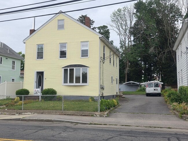 Building Photo - 63 Oak St Unit 2 Rental