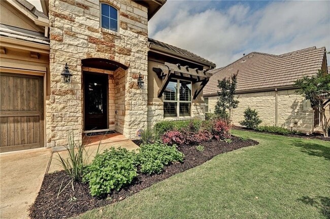 Photo - 208 Maxwell Way
