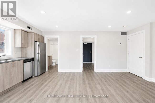 Photo - 814 Glencairn Ave