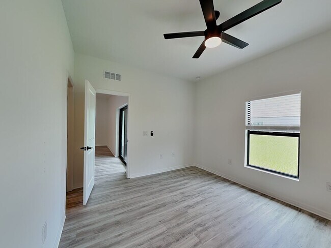 Photo - 4911 28th St SW