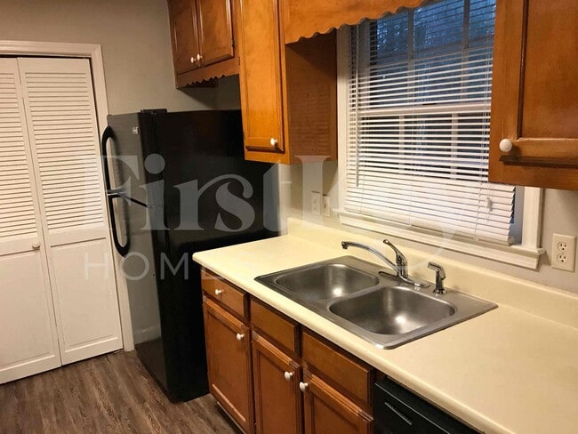 Photo - 9129 Village Dr NW