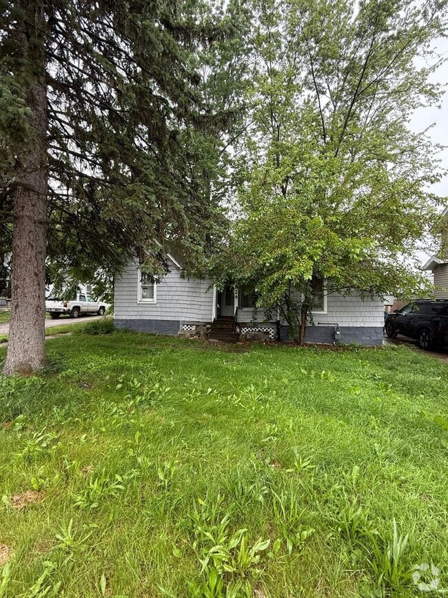 Building Photo - Section 8 Accepted! Renovation in progress... Rental