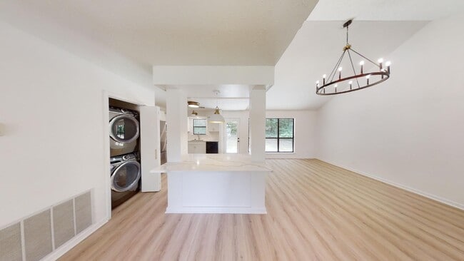 Photo - N Cedarbrook Bungalow