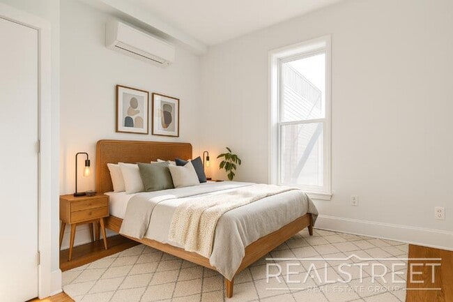 Photo - Spacious Modern 2BR in Bed-Stuy | Prime Willoughby & Marcy Location Unidad 1