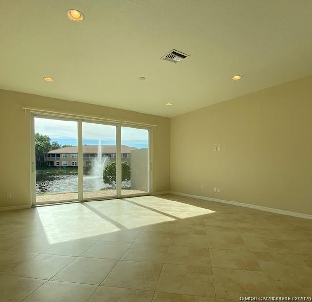 Photo - 566 SW Glen Crest Way