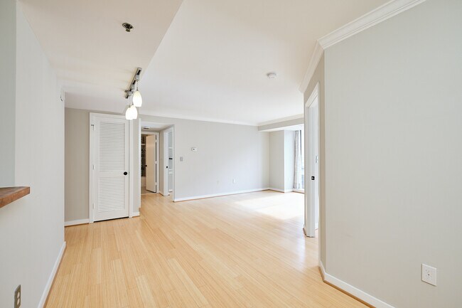 Photo - 1275 25th St NW Unit 808