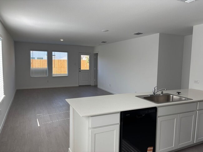 Photo - 3/2/2 New Construction in Sherman!