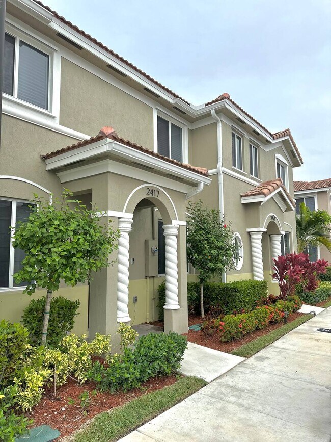 Photo - 2417 SE 10th St Townhome