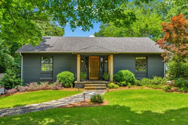 Building Photo - 643 Etowah Dr NE