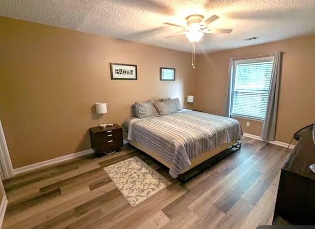 Photo - 14 Heritage Village Ln