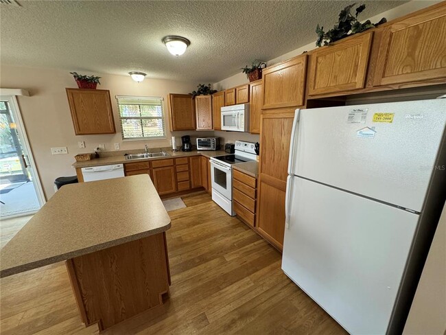 Photo - 3068 Islawild Way