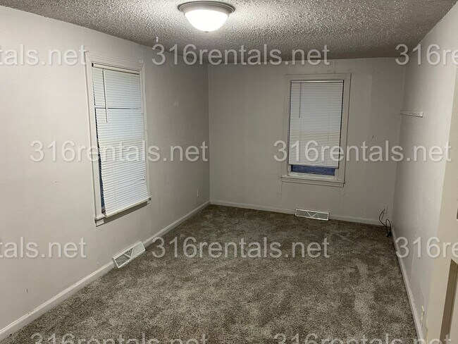 Photo - $775 - 2 bed 1 bath - Single Family Home