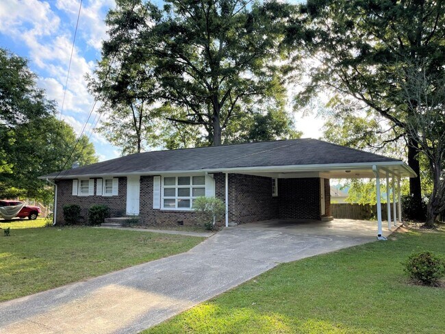 Photo - Newly renovated! Stainless appliances, har...