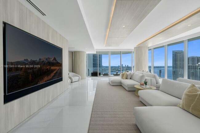 Photo - 300 Biscayne Blvd Way Unidad 2701