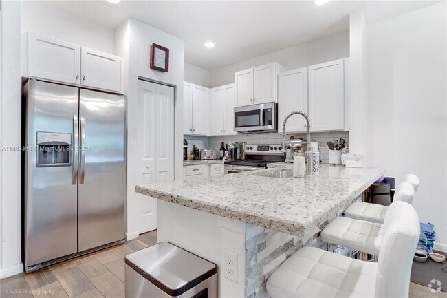 Building Photo - 355 SE 1st Dr Unit 355 SE 1st Drive, Deerfie Rental
