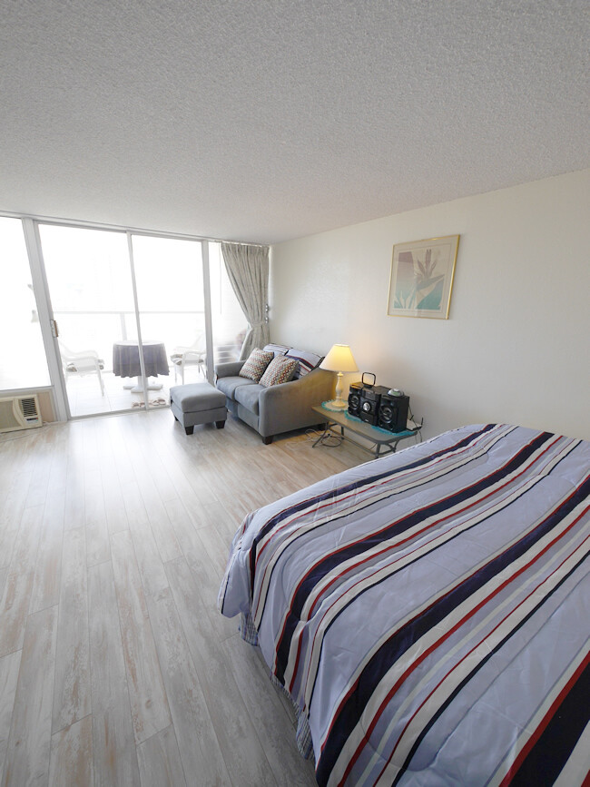 Photo - 445 Seaside Ave Townhome