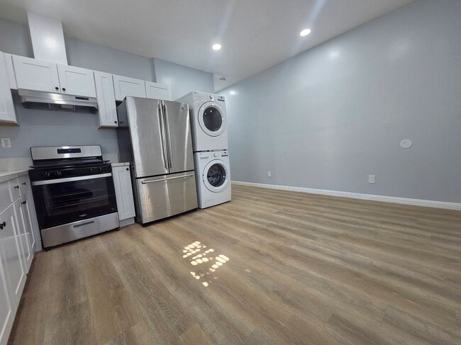 Photo - 1715 W 64th St Unit a