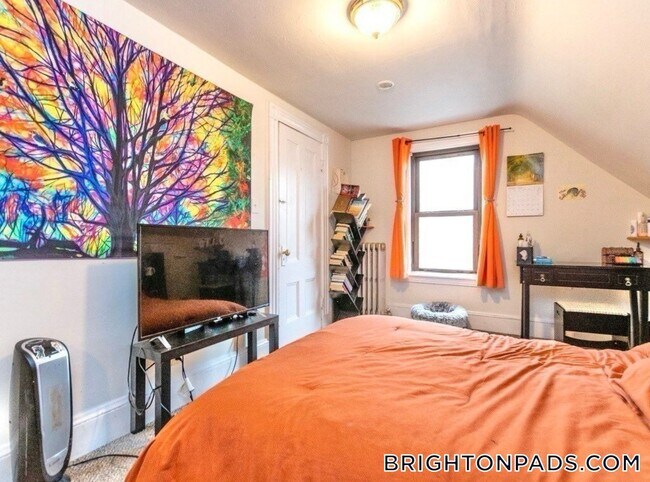 Photo - 15 Cushman Rd Unit Right