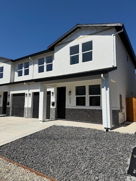 Building Photo - 963 Olive Br Pl