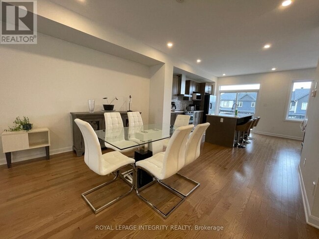 Photo - 51 Lakepointe Dr