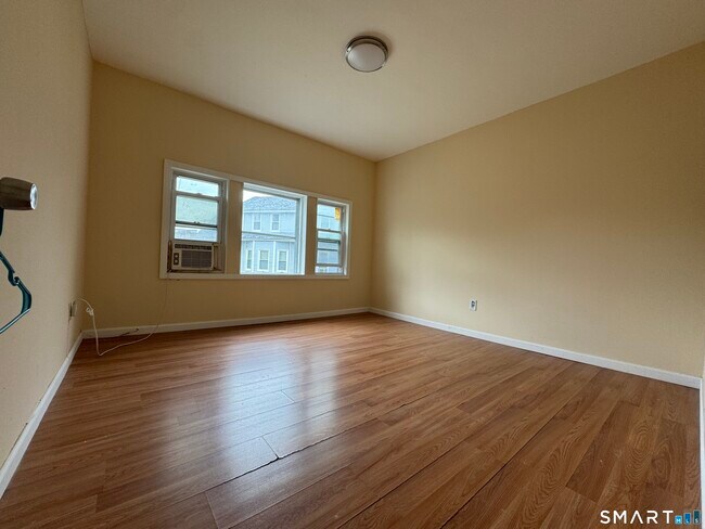 Photo - 752 Boston Ave Unit 2fl