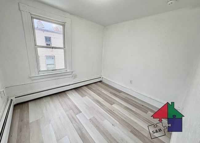 Photo - 94 Malletts Bay Ave Apartment Unit 2B