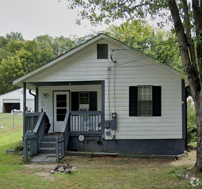 Building Photo - 1417 Essex Ave Rental