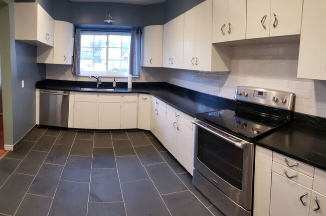 Photo - 3 bed 1.5 bath plus Office/Den Old South West Reno