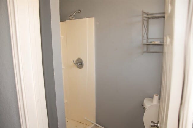 Photo - 806 Granville Dr