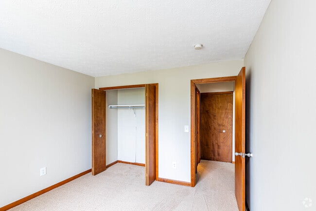 1BR, 1BA - 650SF - RidgeView Towers