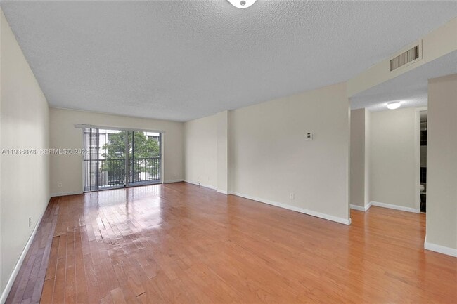 Photo - 1100 NW 87th Ave Unit 401